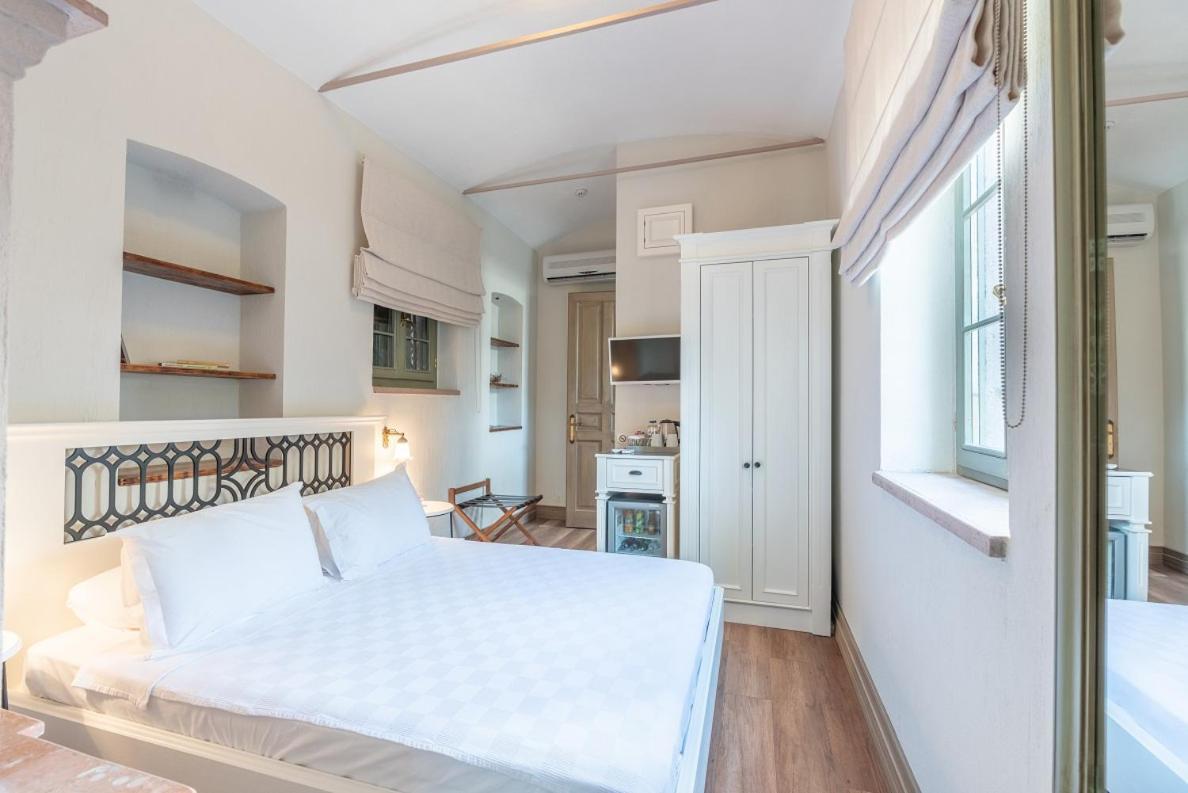 Elia Hotel Cunda By Ortunc ไอวาลิค ภายนอก รูปภาพ