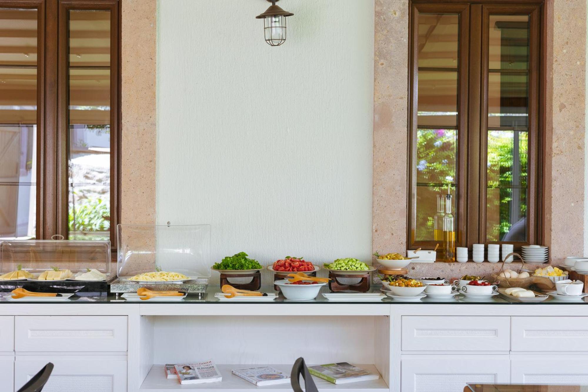 Elia Hotel Cunda By Ortunc ไอวาลิค ภายนอก รูปภาพ