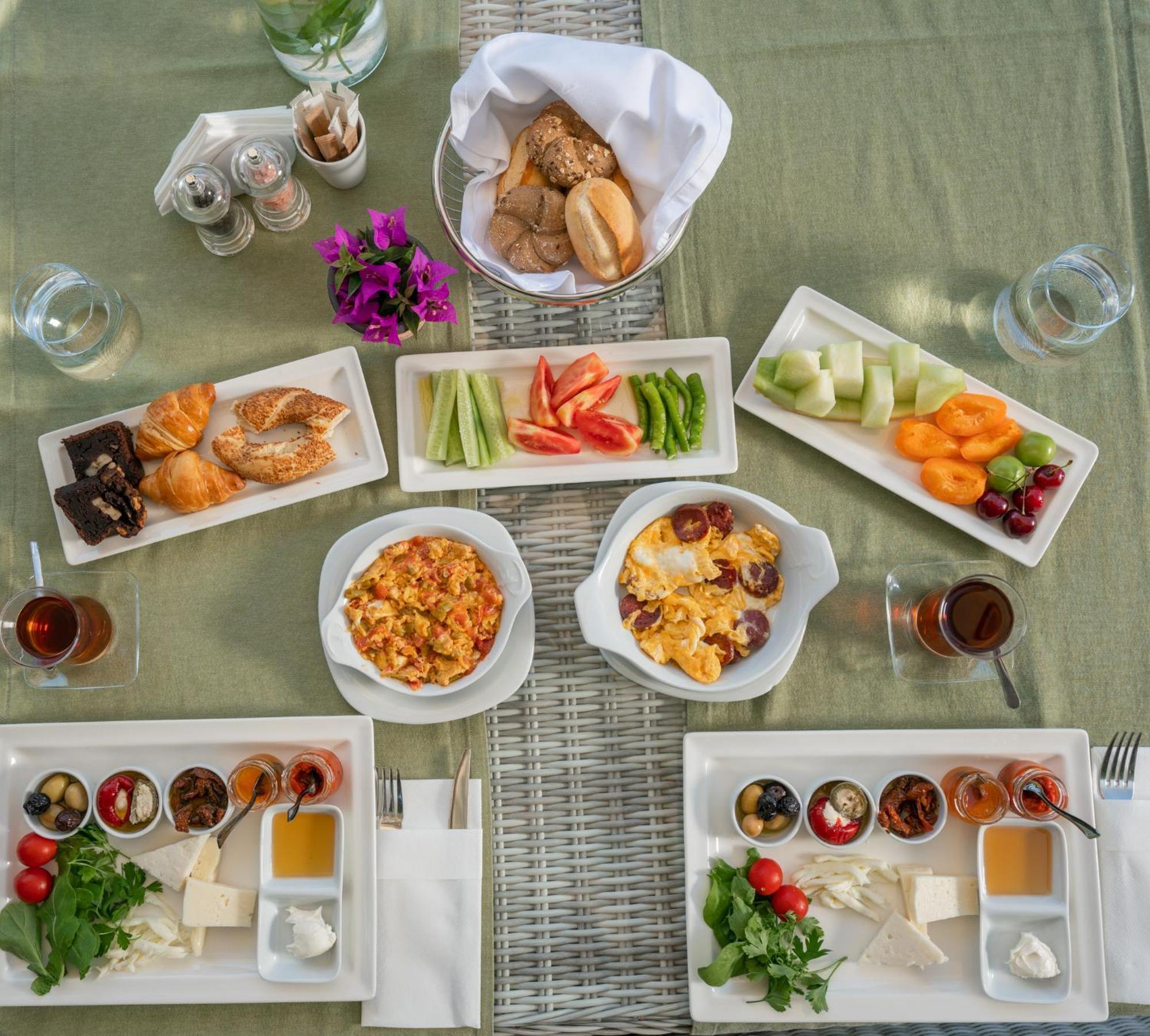 Elia Hotel Cunda By Ortunc ไอวาลิค ภายนอก รูปภาพ